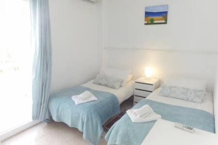 Amplio Apartamento Con Piscina Cerca De La Playa Нерха Екстериор снимка